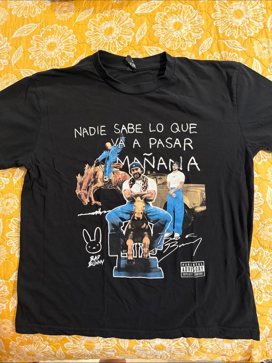 Bad Bunny Tops - Bad Bunny Nadie Sabe Lo Que Va A Pasar Mañana tour shirt